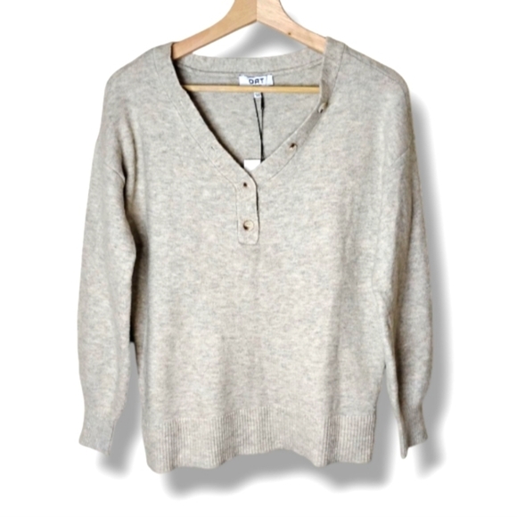 NWT OAT NY Henley Sweater XS Oatmeal Soft Knit Long Sleeve Minimalist - Picture 1 of 9